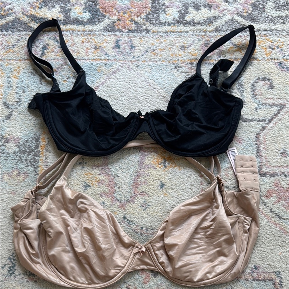 Victoria's Secret Black and Cream Underwire Bras